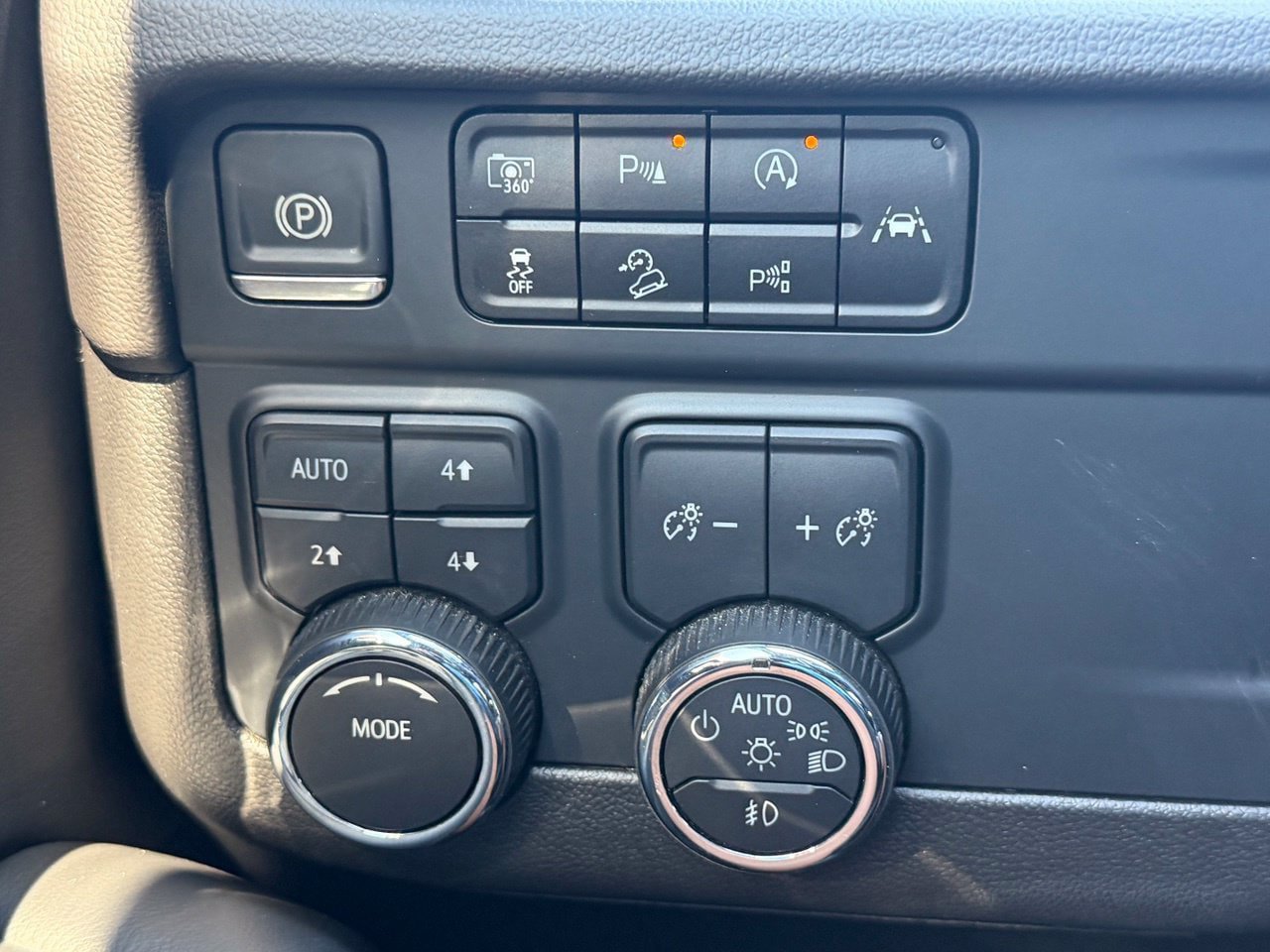 Used 2025 Chevrolet Tahoe Z71 AWD/4WD image 20