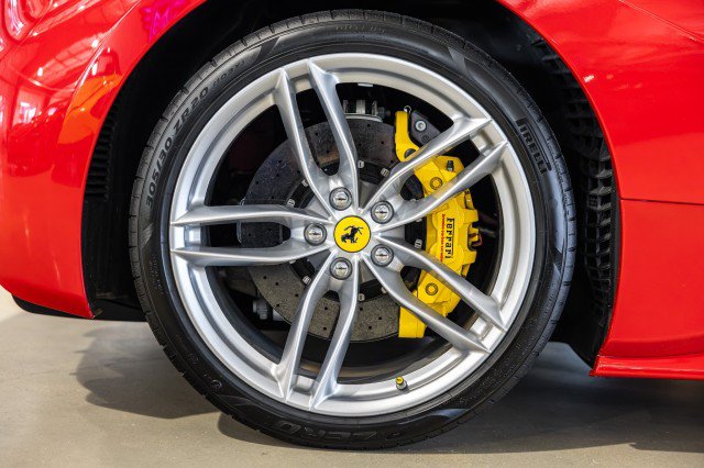 Used 2016 Ferrari 488 GTB RWD image 22