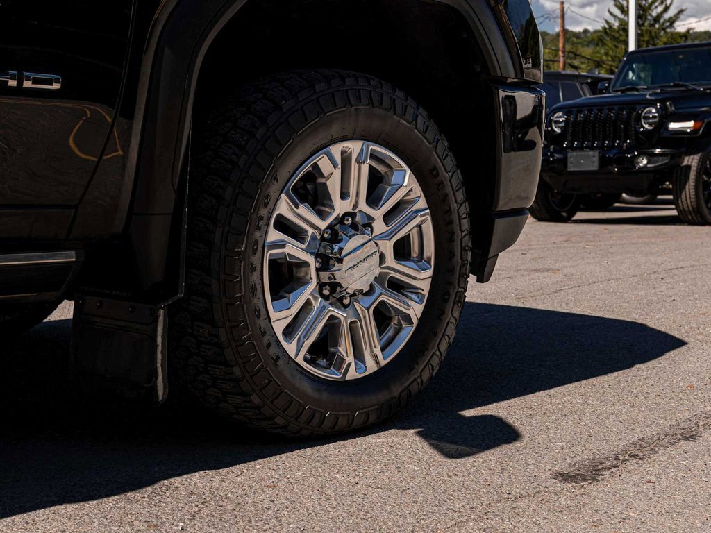 Used 2021 GMC Sierra 3500 Denali w/ Denali Ultimate Package image 10