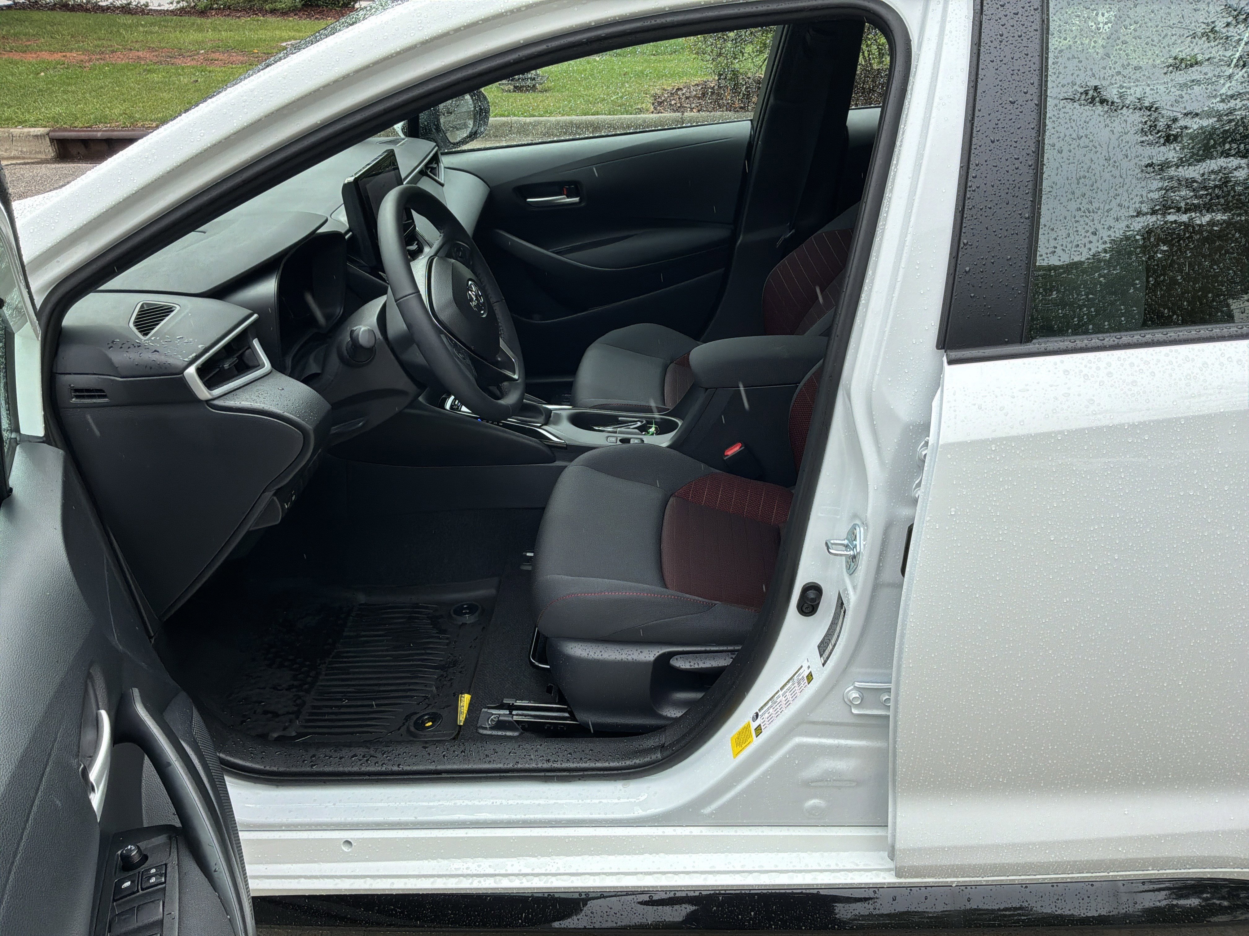 Used 2026 Toyota Corolla SE FWD image 16