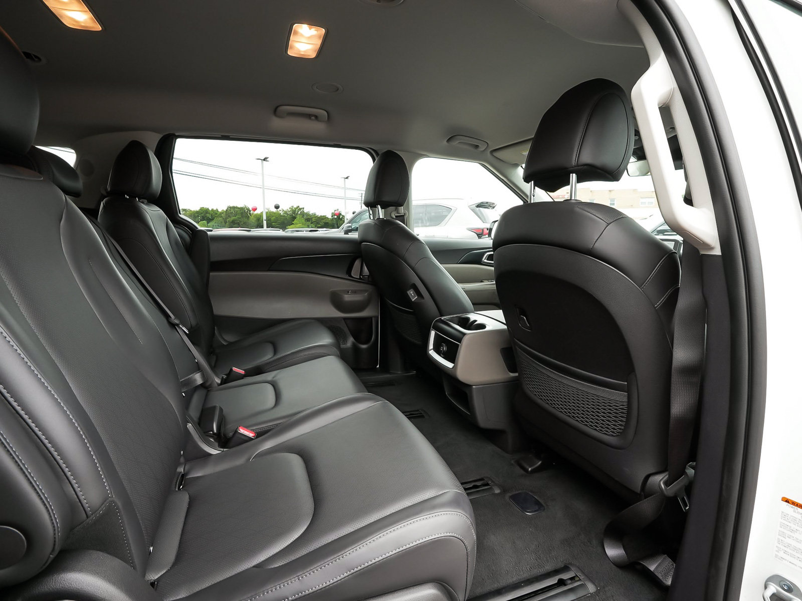 Used 2026 Kia Carnival LXS FWD image 44