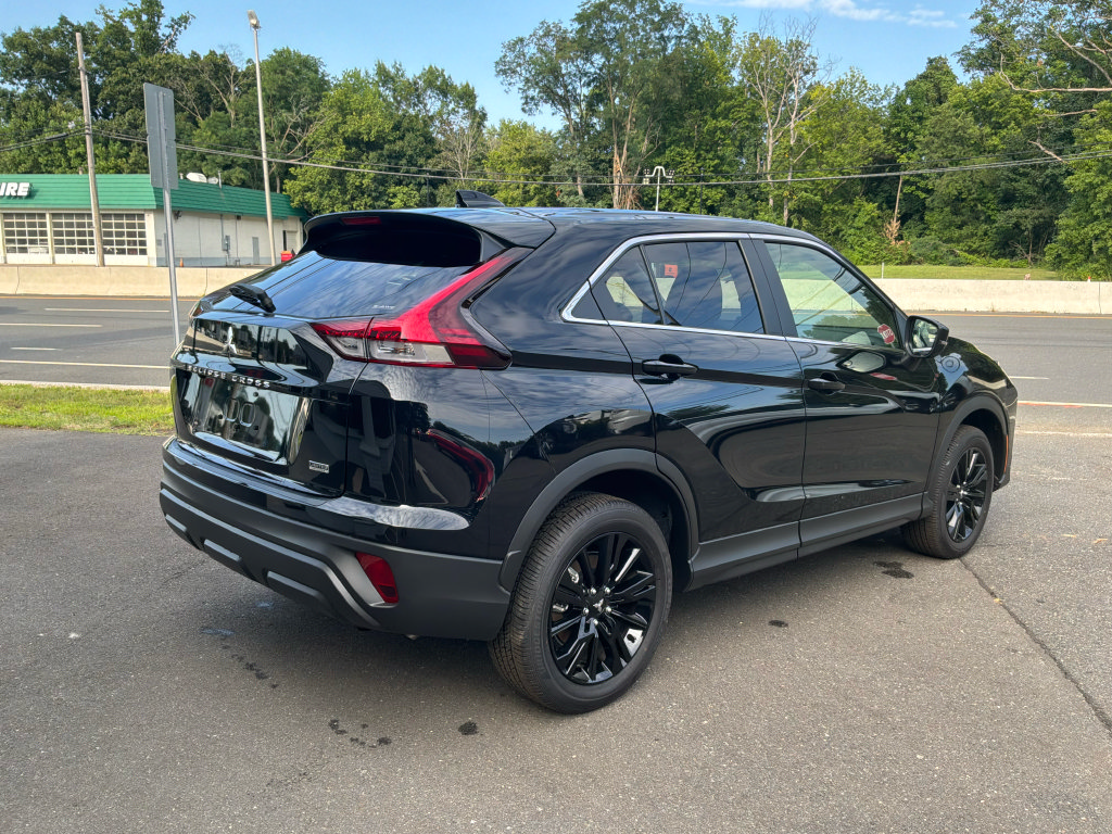 New 2025 Mitsubishi Eclipse Cross LE AWD/4WD image 2