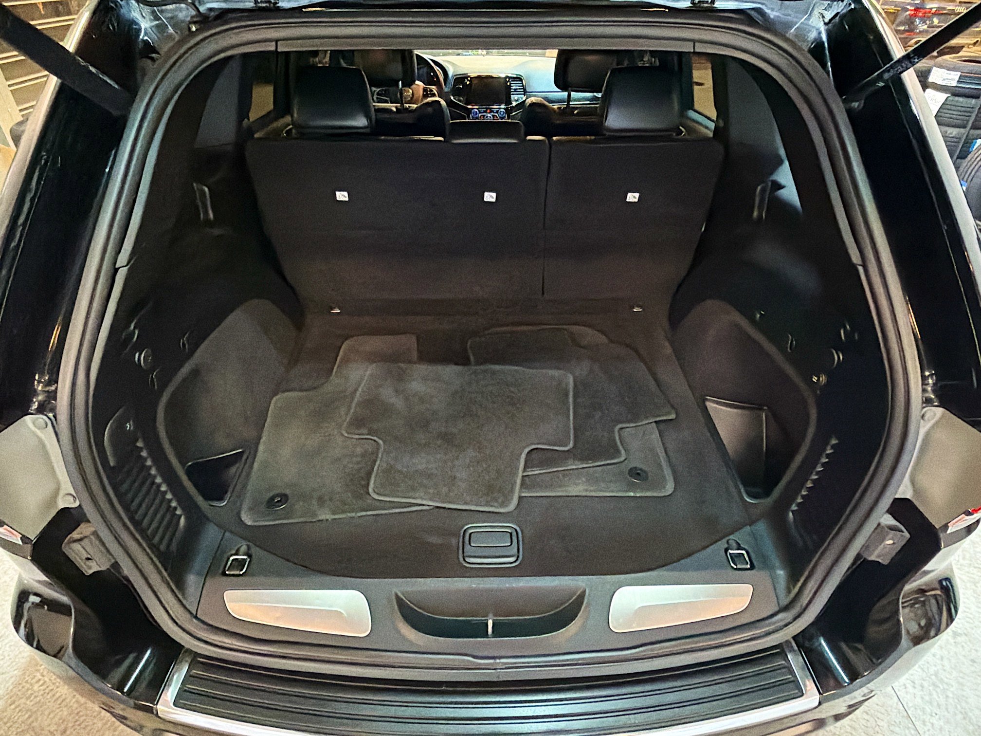 Used 2019 Jeep Grand Cherokee Limited image 31