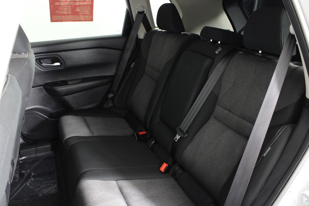 Certified 2025 Nissan Rogue SV image 21