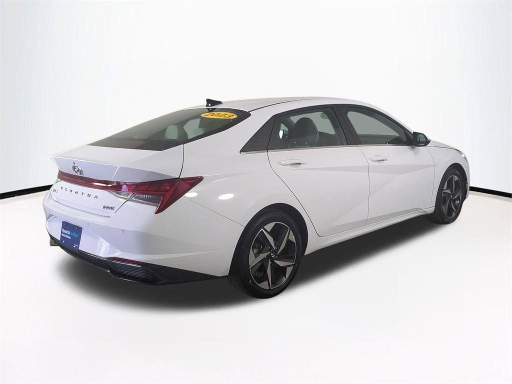 Used 2023 Hyundai Elantra Limited w/ Cargo Package image 5