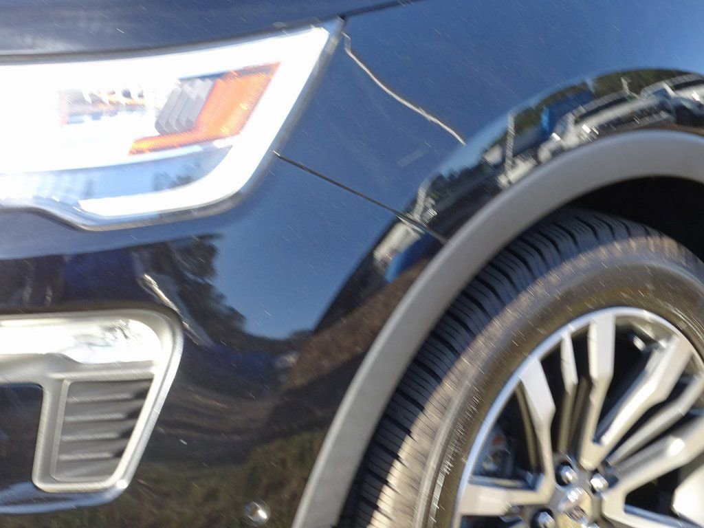 Used 2018 Ford Explorer Platinum image 31