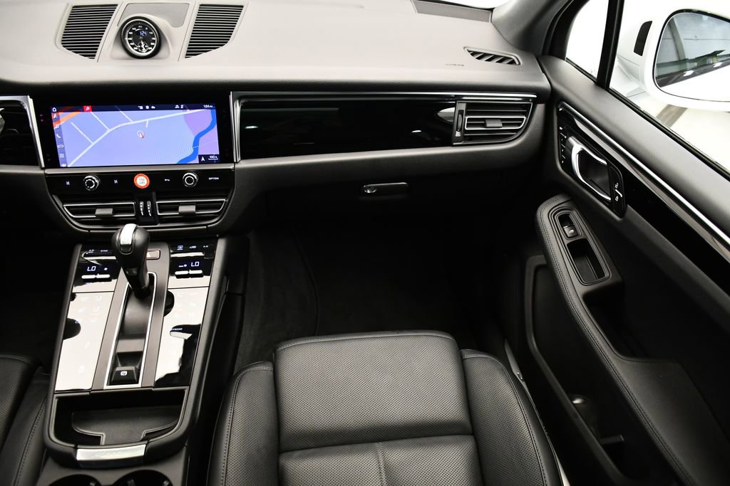 Used 2024 Porsche Macan S image 24