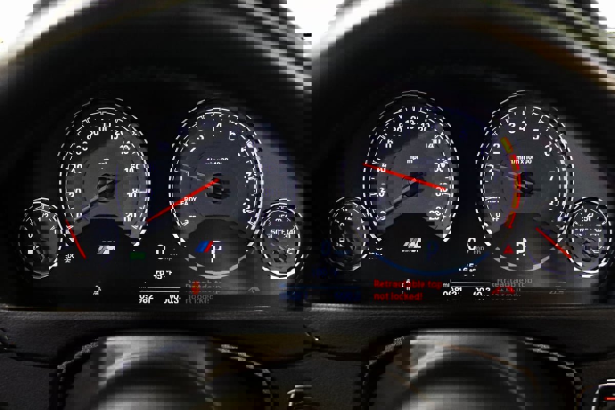 Used 2018 BMW M4 Convertible image 46