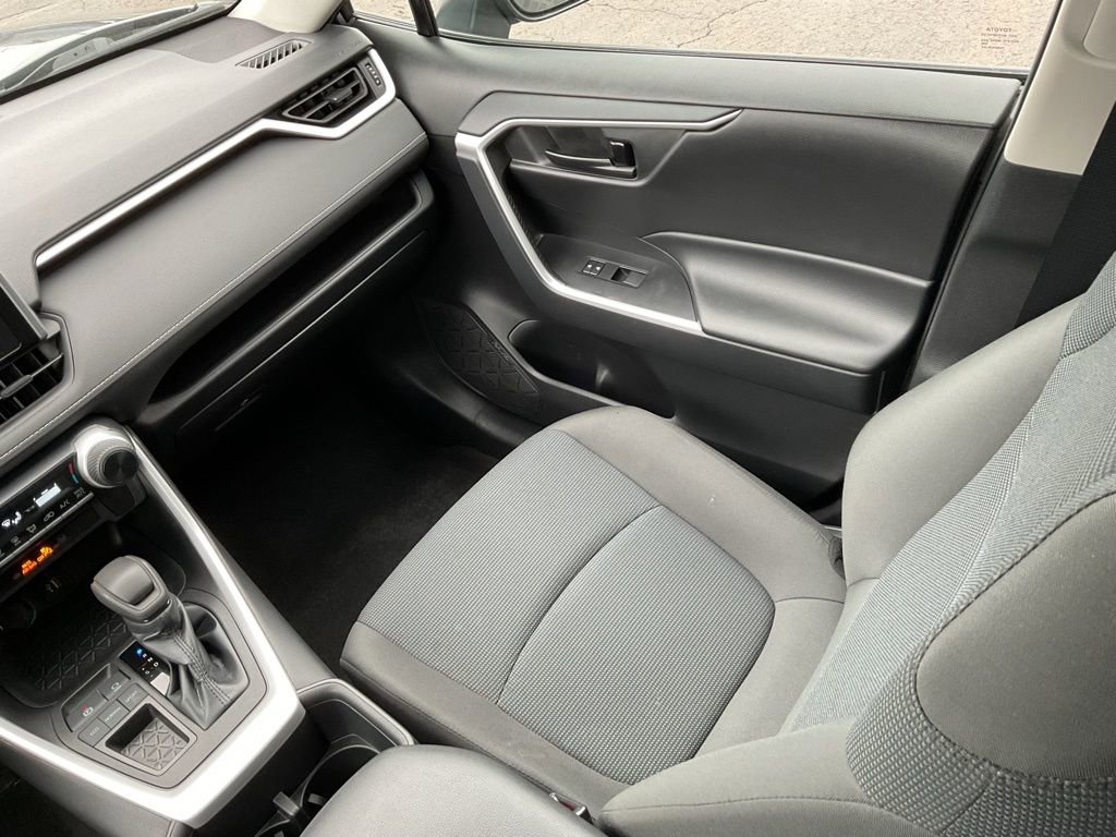 Used 2023 Toyota RAV4 LE image 17