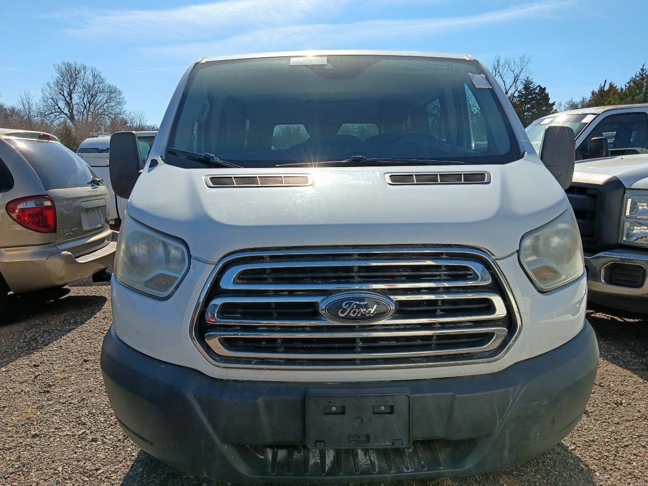Used 2016 Ford Transit 150 XLT image 2