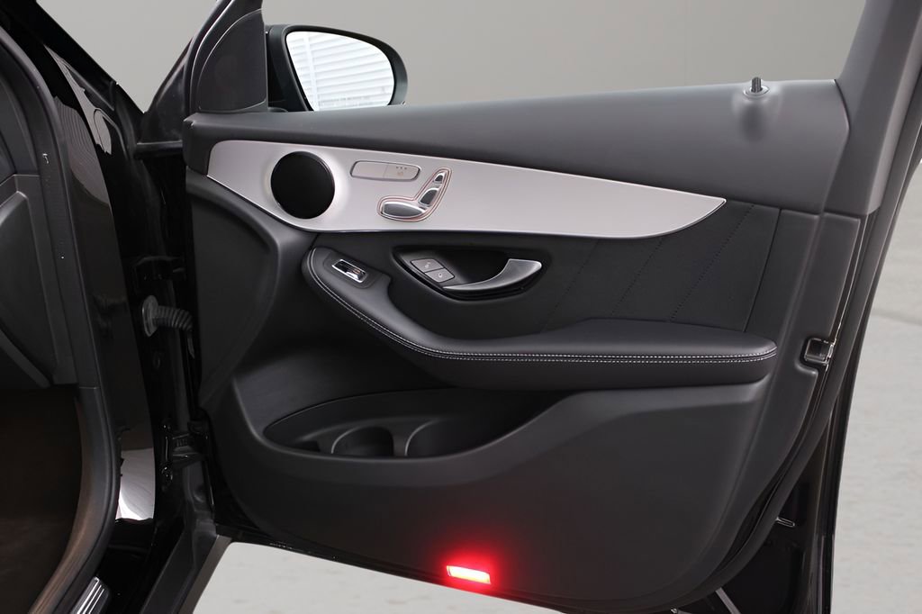 Used 2022 Mercedes-Benz GLC 300 image 17