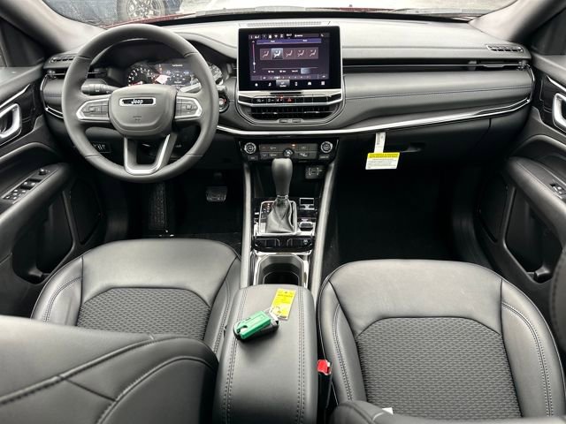 New 2026 Jeep Compass Latitude image 14