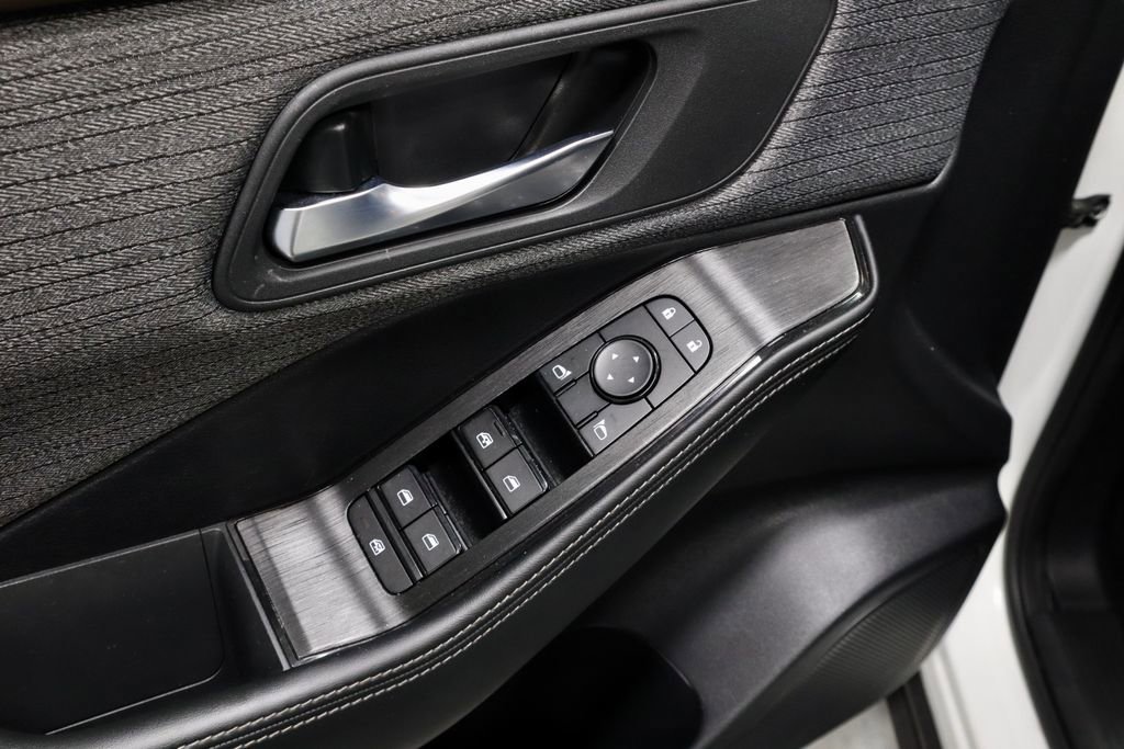 Used 2023 Nissan Rogue SV image 22