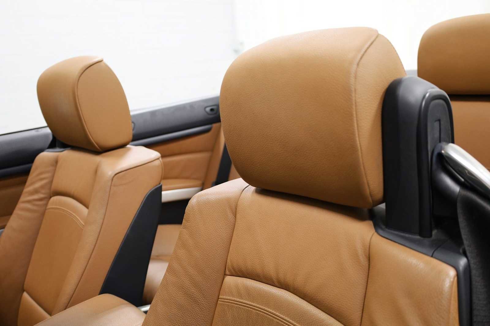 Used 2007 BMW 335i Convertible image 17