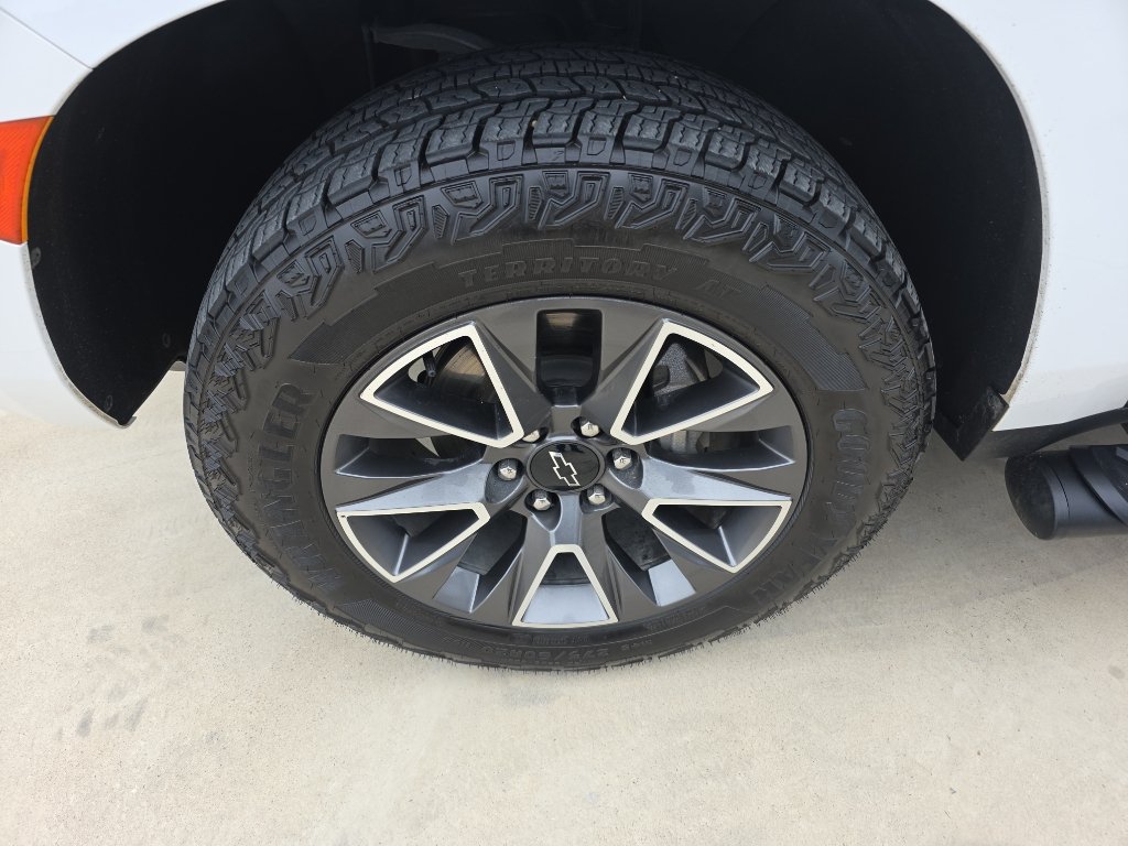Certified 2023 Chevrolet Tahoe Z71 w/ Z71 Off-Road Package AWD/4WD image 5