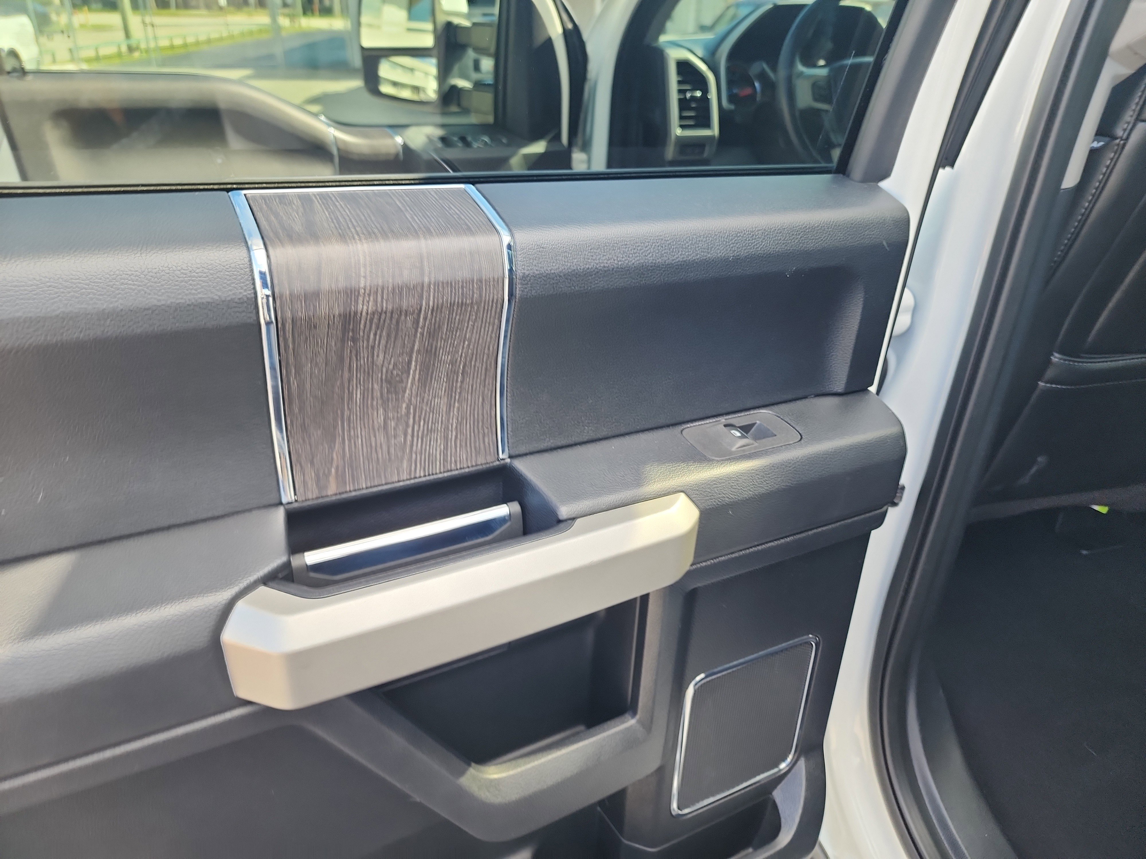 Used 2020 Ford F450 Lariat w/ Lariat Ultimate Package image 21