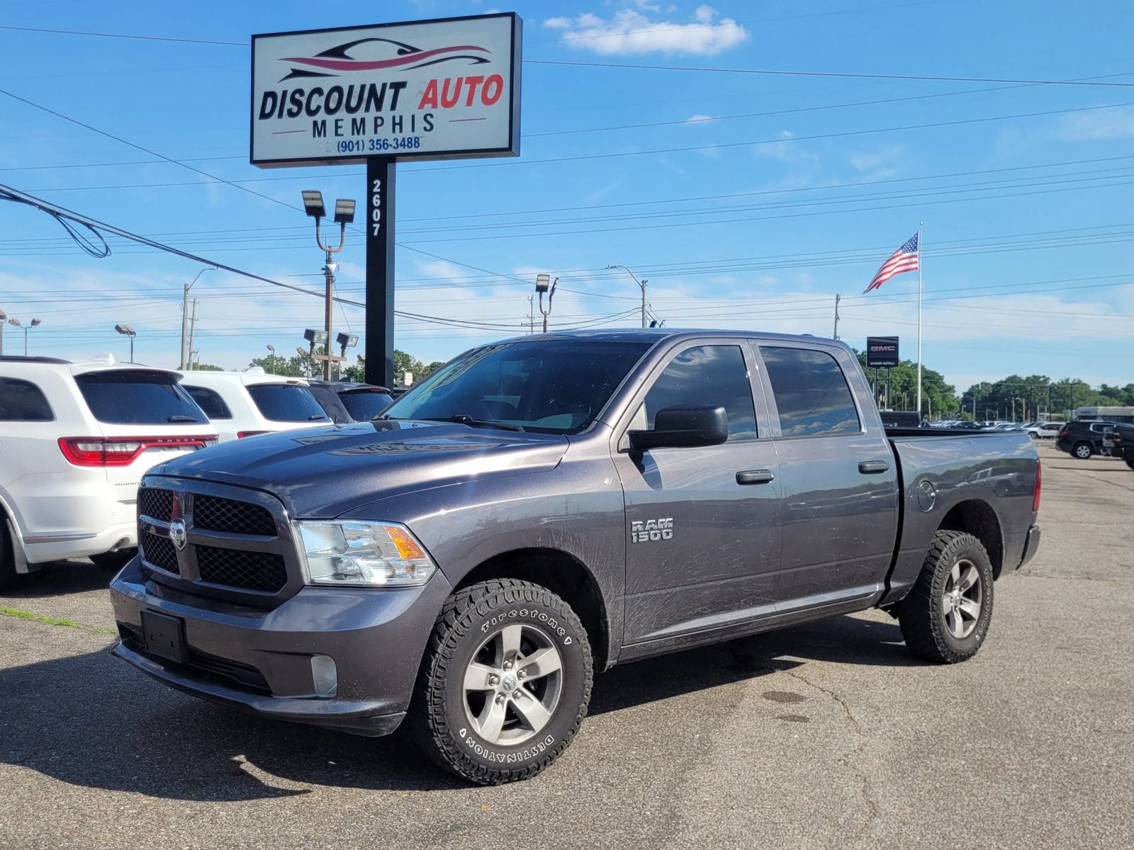 Used 2017 RAM 1500 Express AWD/4WD image 1