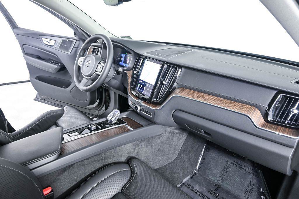 Certified 2023 Volvo XC60 B5 Ultimate w/ Climate Package FWD image 26