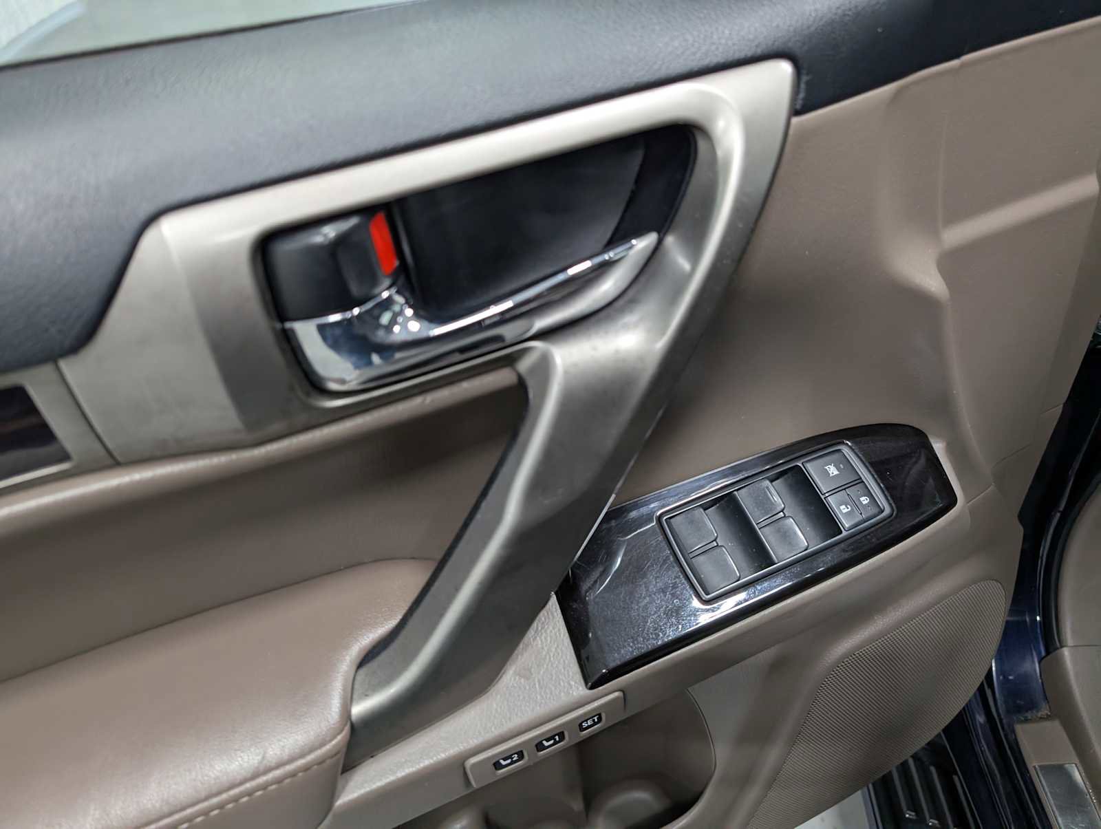 Used 2017 Lexus GX 460 image 29