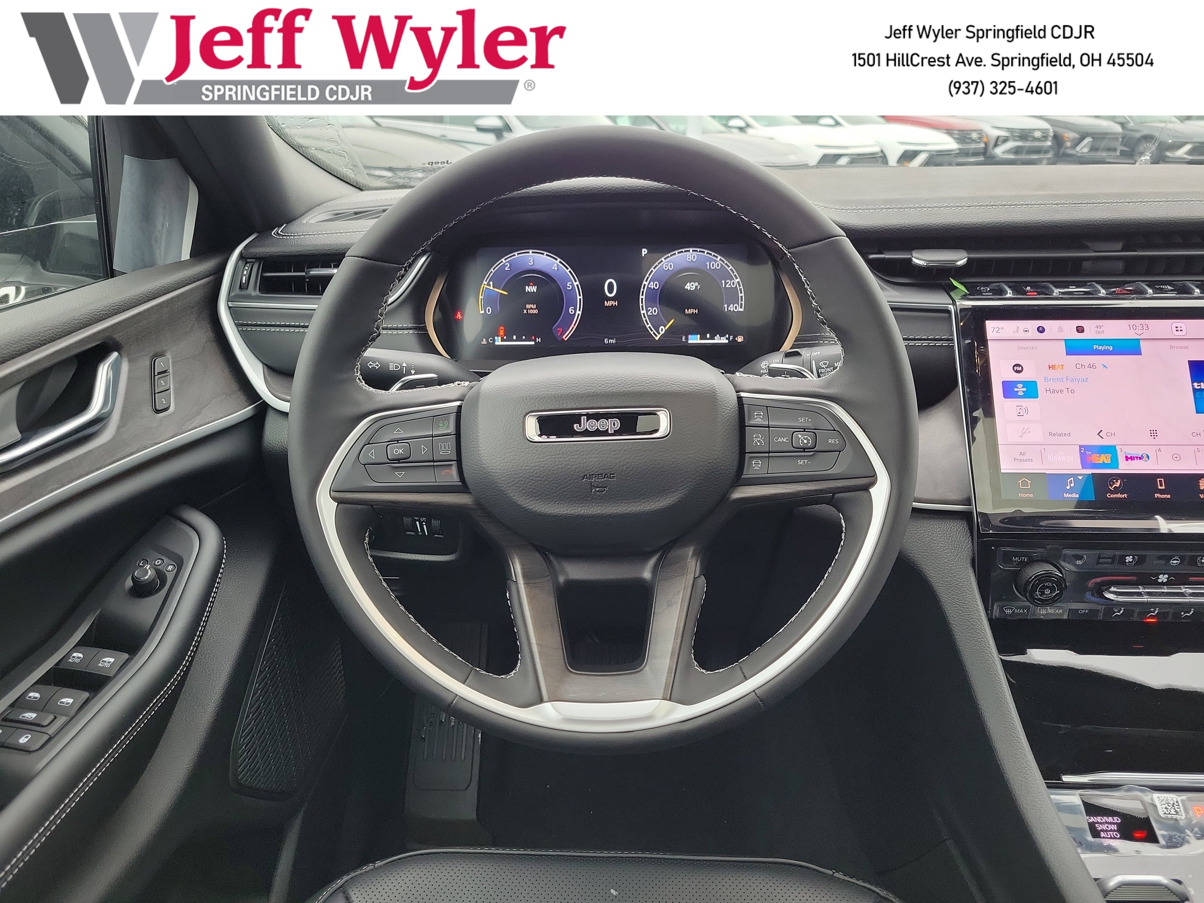New 2025 Jeep Grand Cherokee Limited w/ Luxury Tech Group II image 8