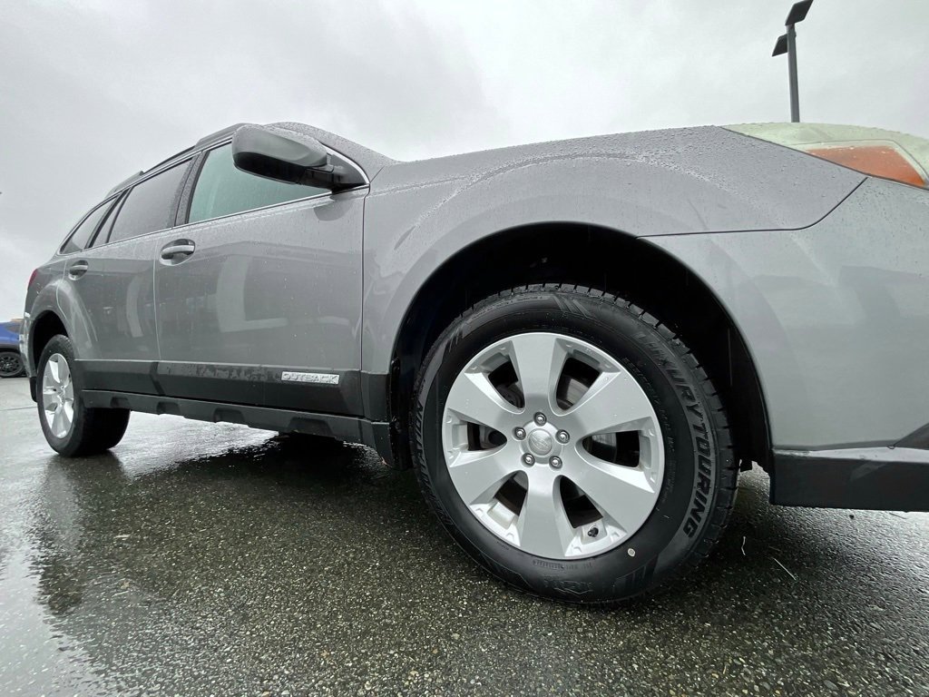 Used 2011 Subaru Outback 2.5i Premium w/ All-Weather Pkg image 10