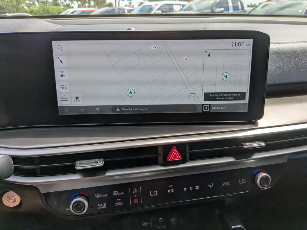 Certified 2025 Kia Sorento S FWD image 23