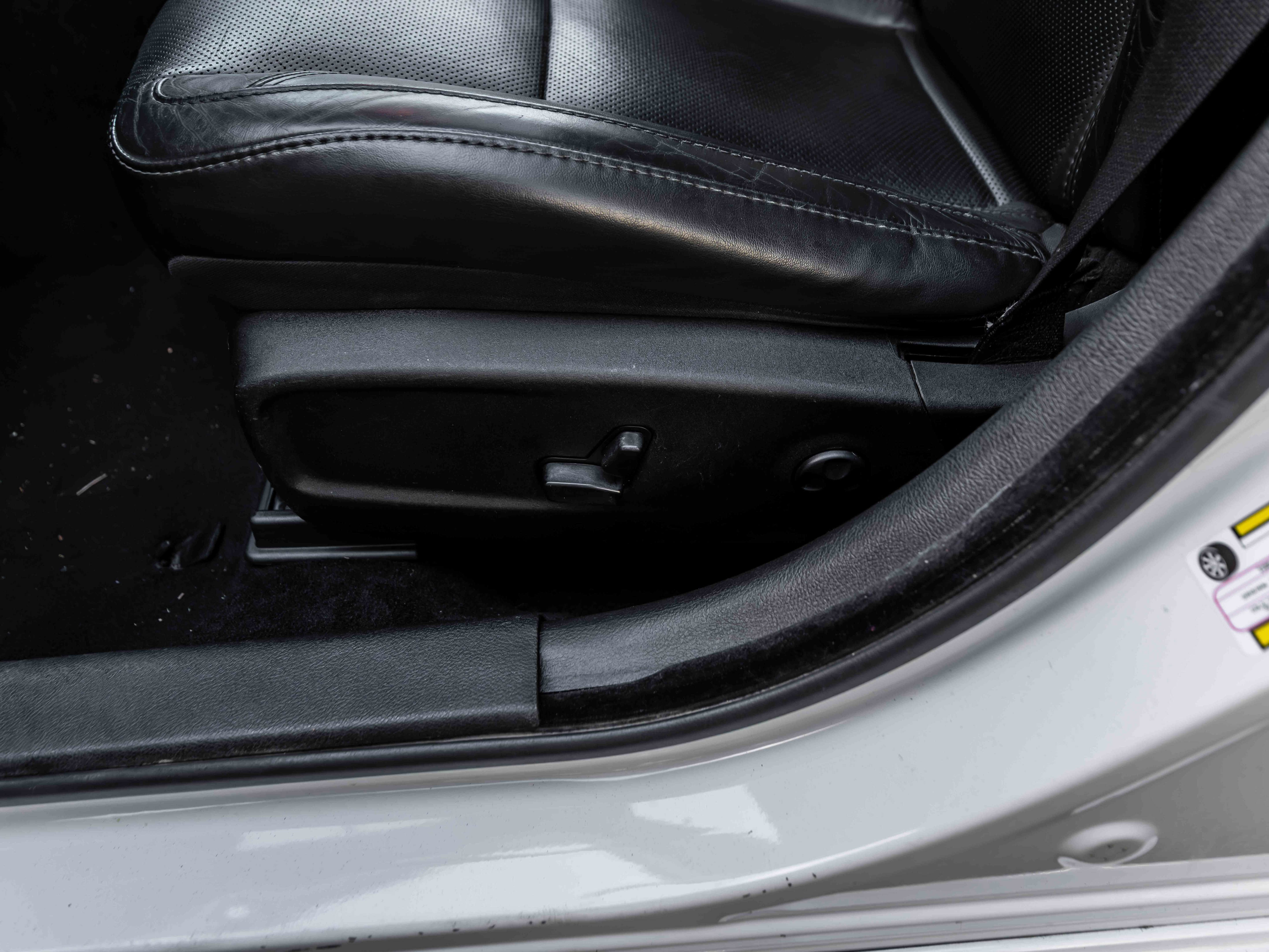 Used 2019 Dodge Charger SXT w/ Leather Interior Group image 60