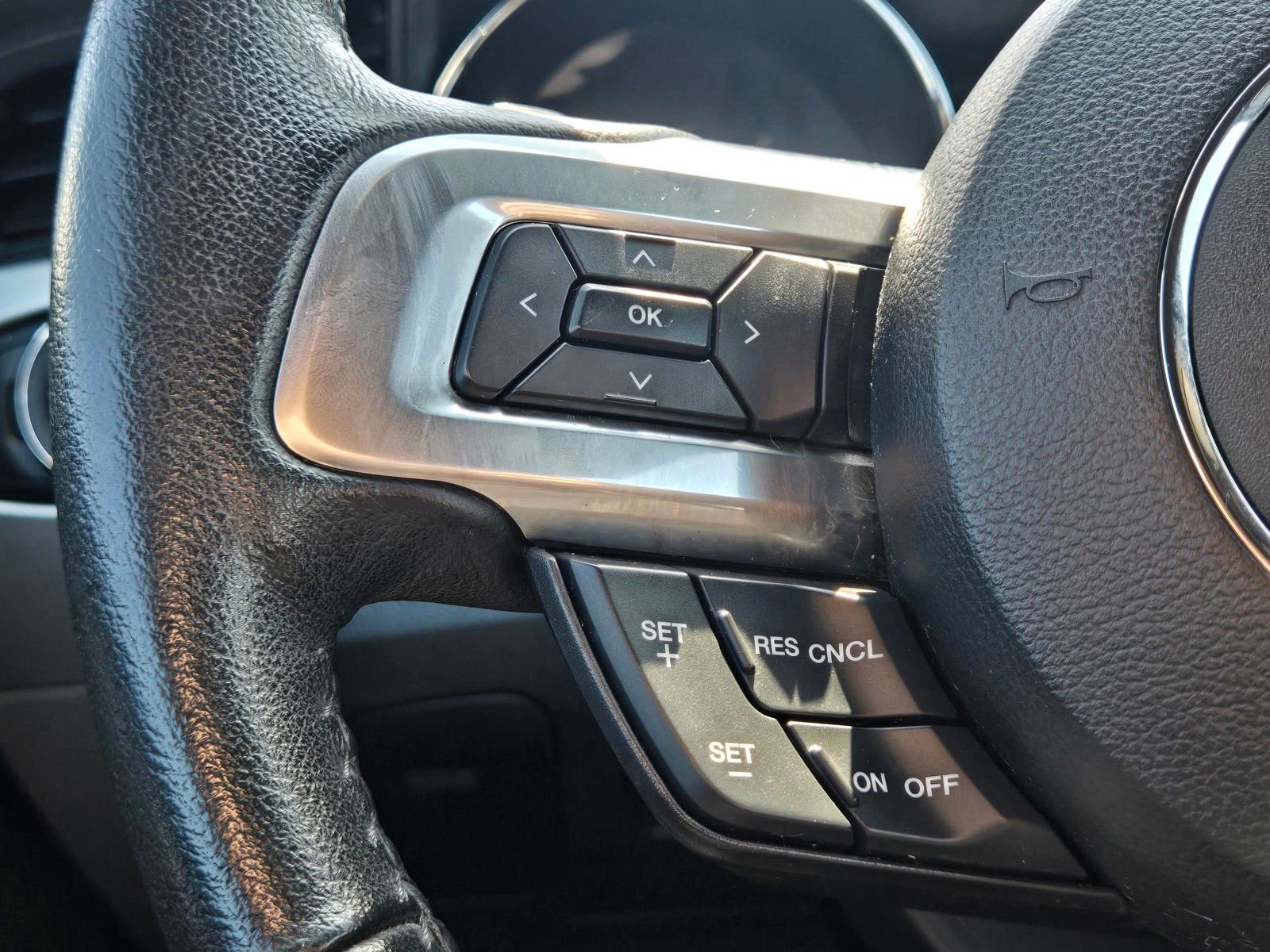 Used 2016 Ford Mustang Premium RWD image 23