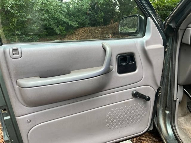 Used 1993 Dodge Caravan FWD image 14