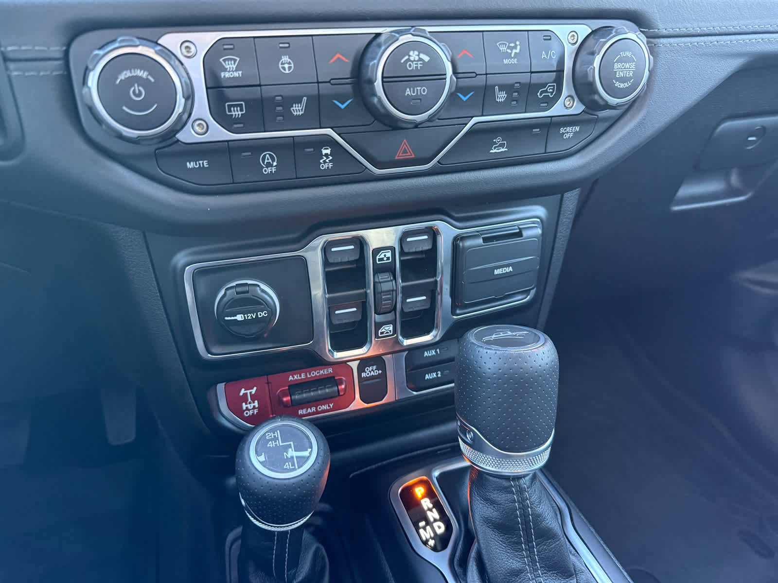 Used 2025 Jeep Gladiator Mojave w/ Convenience Group image 22