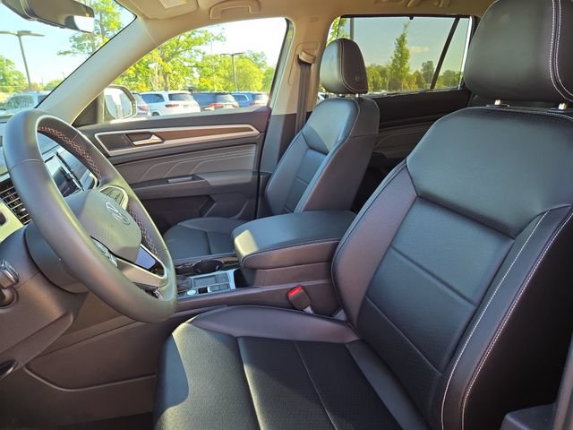 Used 2023 Volkswagen Atlas SE w/ Panoramic Sunroof Package FWD image 23