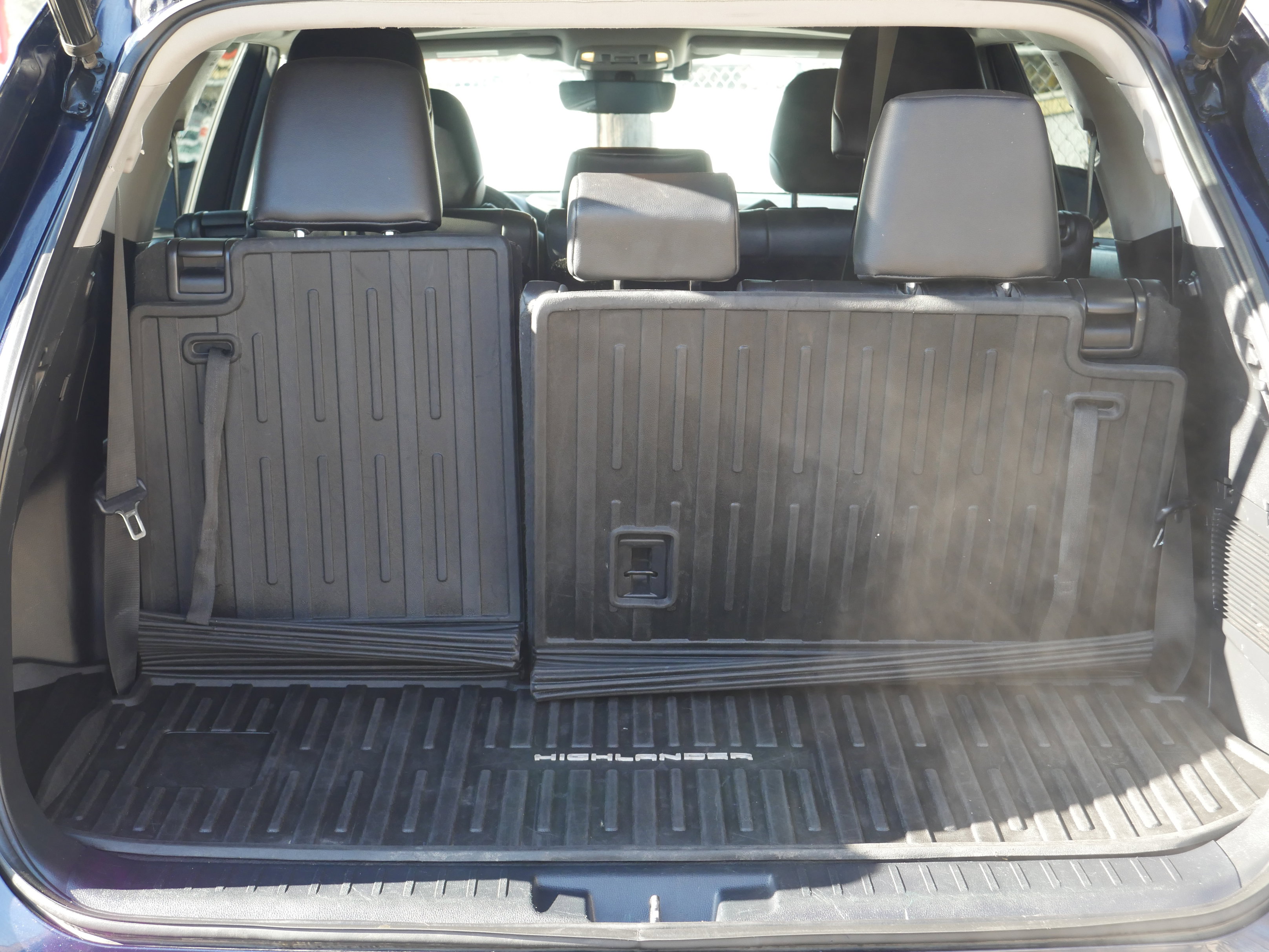 Used 2020 Toyota Highlander XLE AWD/4WD image 26