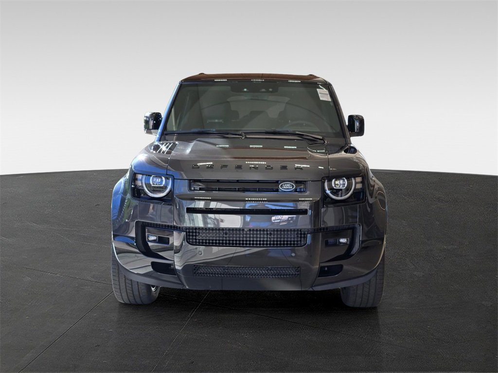 New 2026 Land Rover Defender 130 X-Dynamic SE image 2