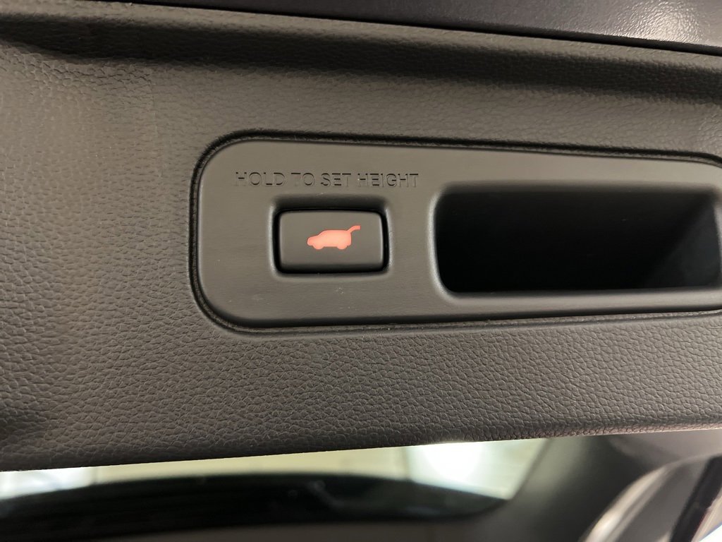 Used 2025 Honda Pilot Black Edition image 41