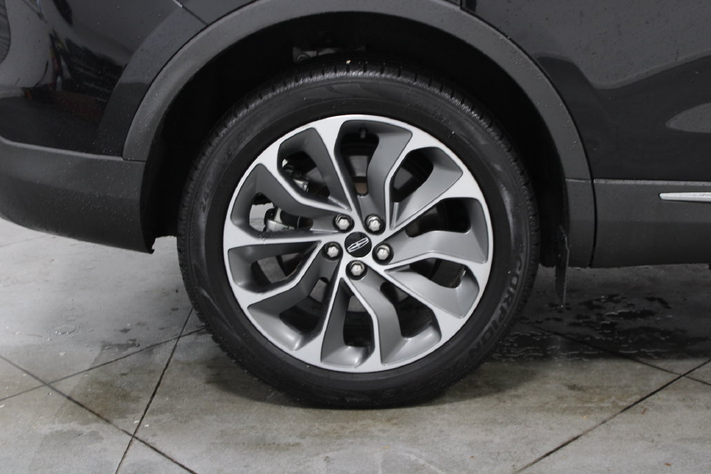 Used 2023 Lincoln Nautilus Reserve AWD/4WD image 14