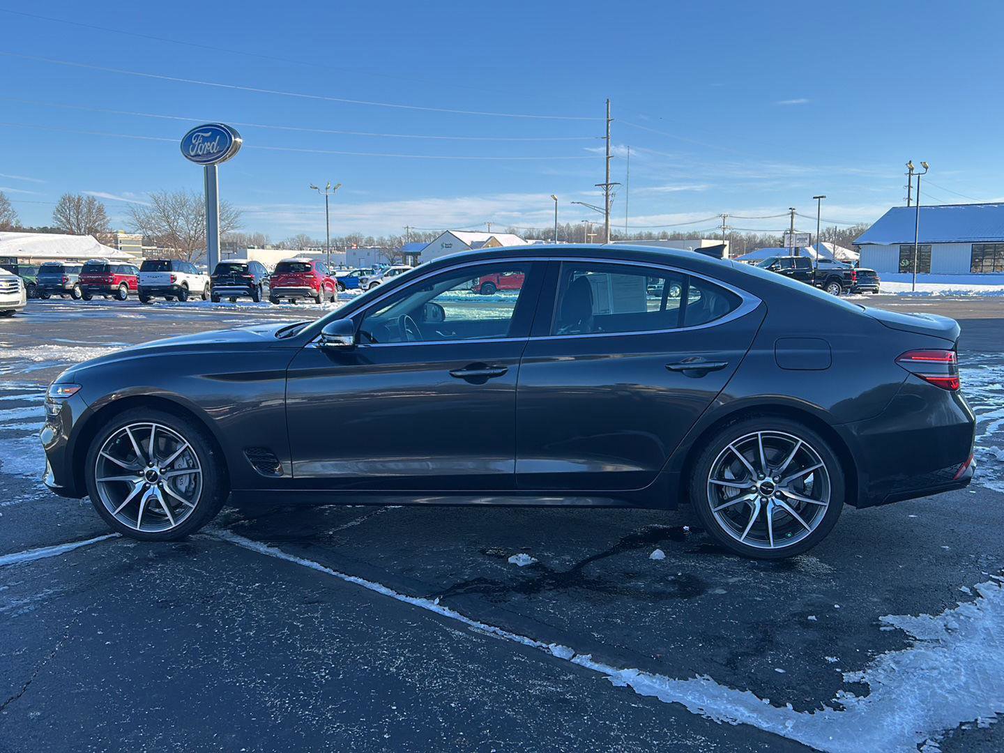 Used 2025 Genesis G70 2.5T image 8