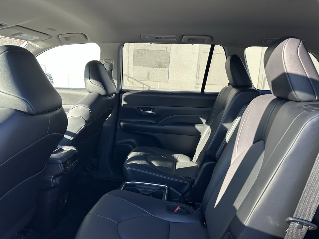 Certified 2025 Toyota Grand Highlander AWD image 12