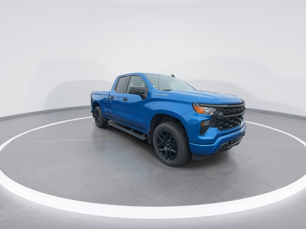Used 2024 Chevrolet Silverado 1500 Custom image 2
