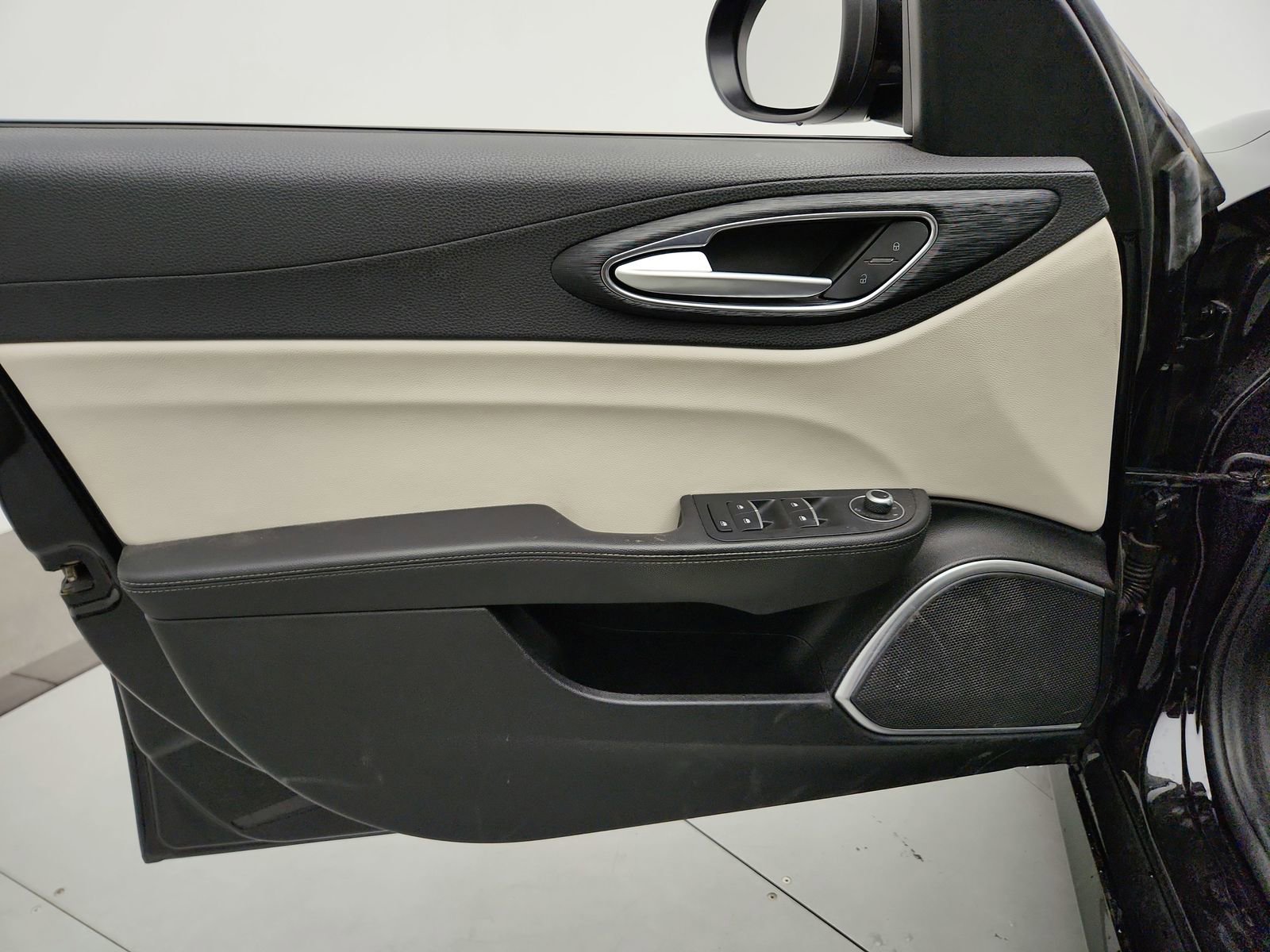 Used 2020 Alfa Romeo Giulia Base w/ Quick Order Package 22J Sport image 18