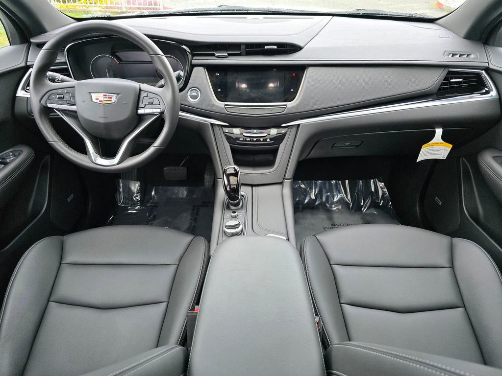 Used 2025 Cadillac XT6 Luxury image 18