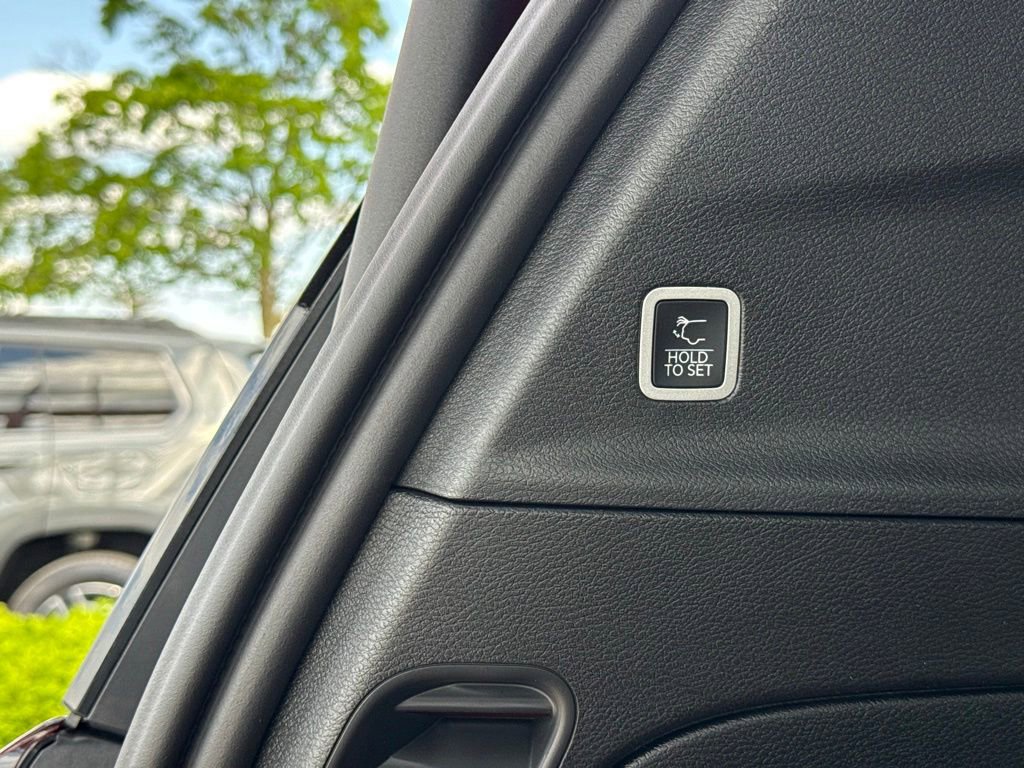 New 2027 Chrysler Pacifica Limited FWD image 51