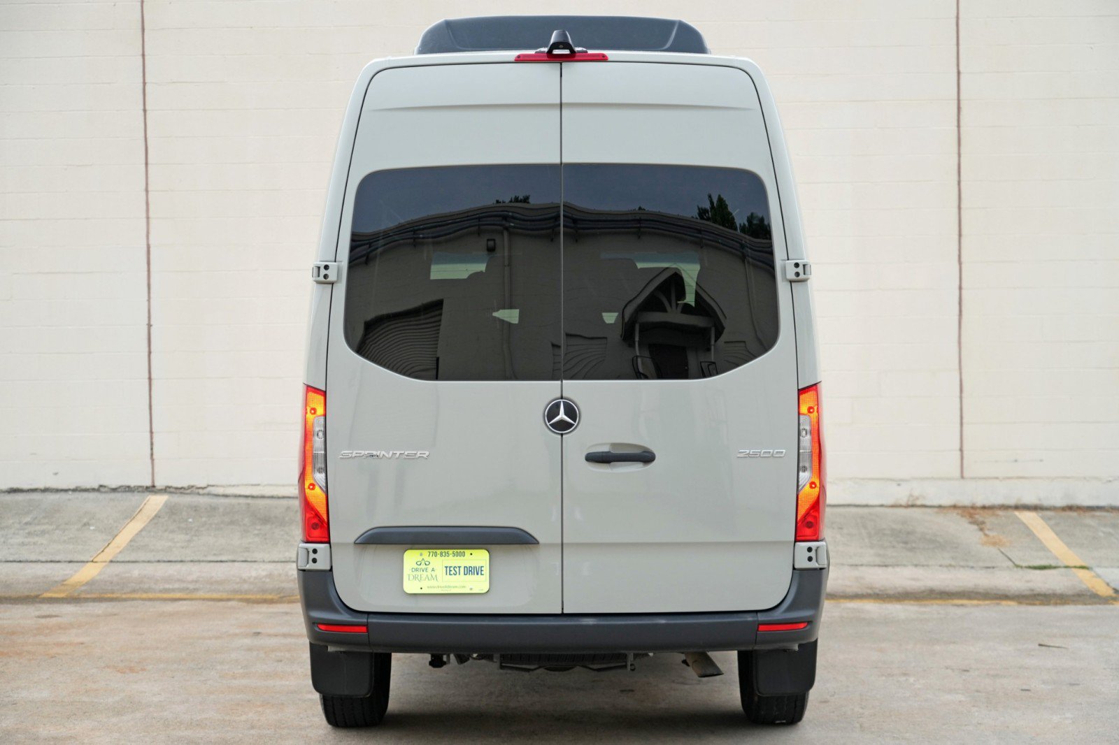 Used 2022 Mercedes-Benz Sprinter 2500 image 11