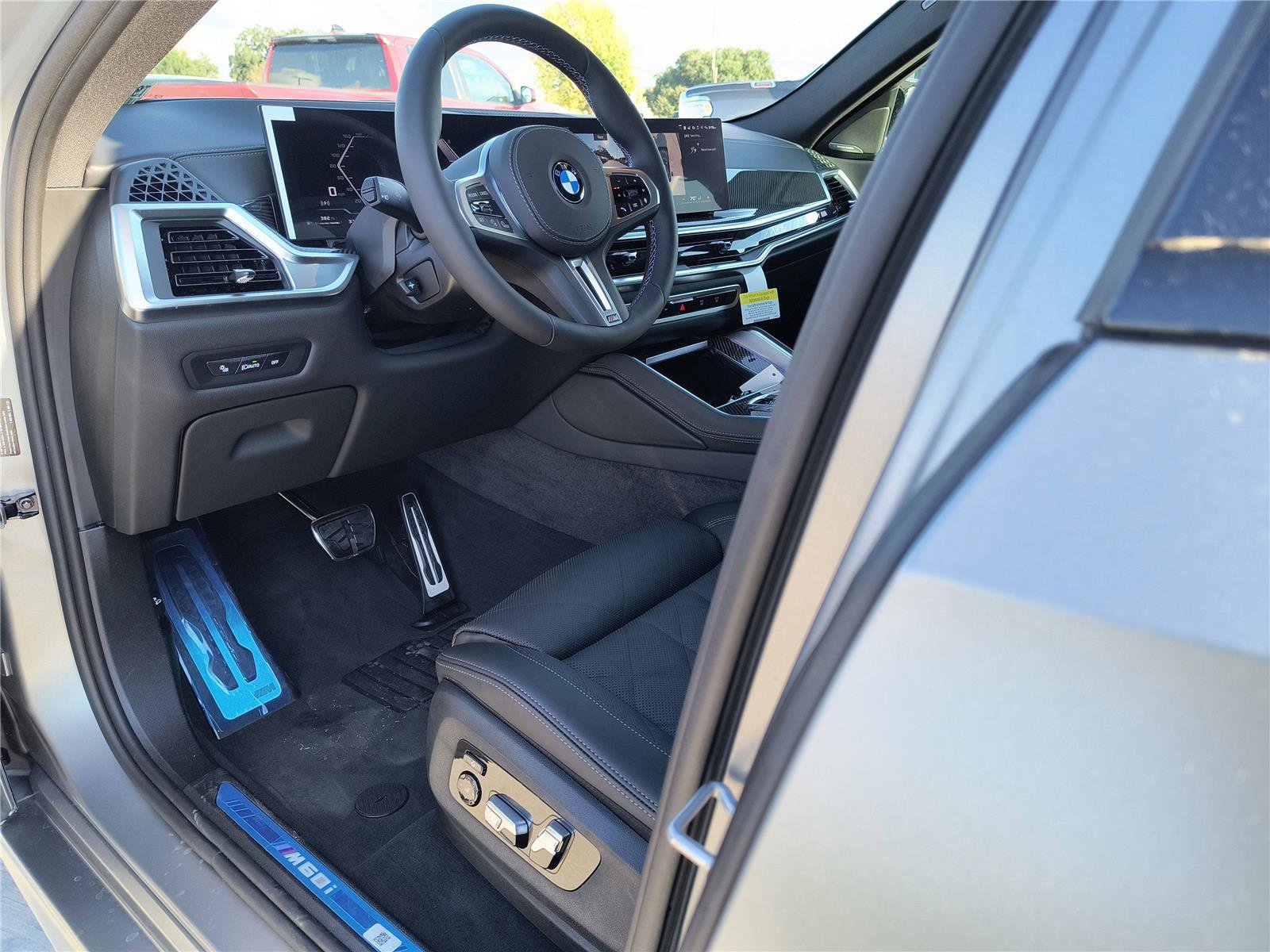 New 2026 BMW X6 M60i image 2