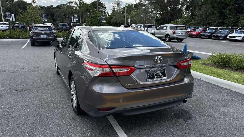 Used 2018 Toyota Camry L image 14