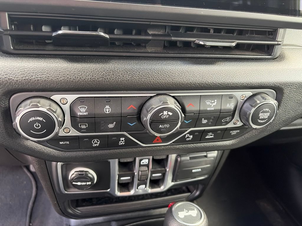Used 2025 Jeep Wrangler Unlimited Sport AWD/4WD image 23
