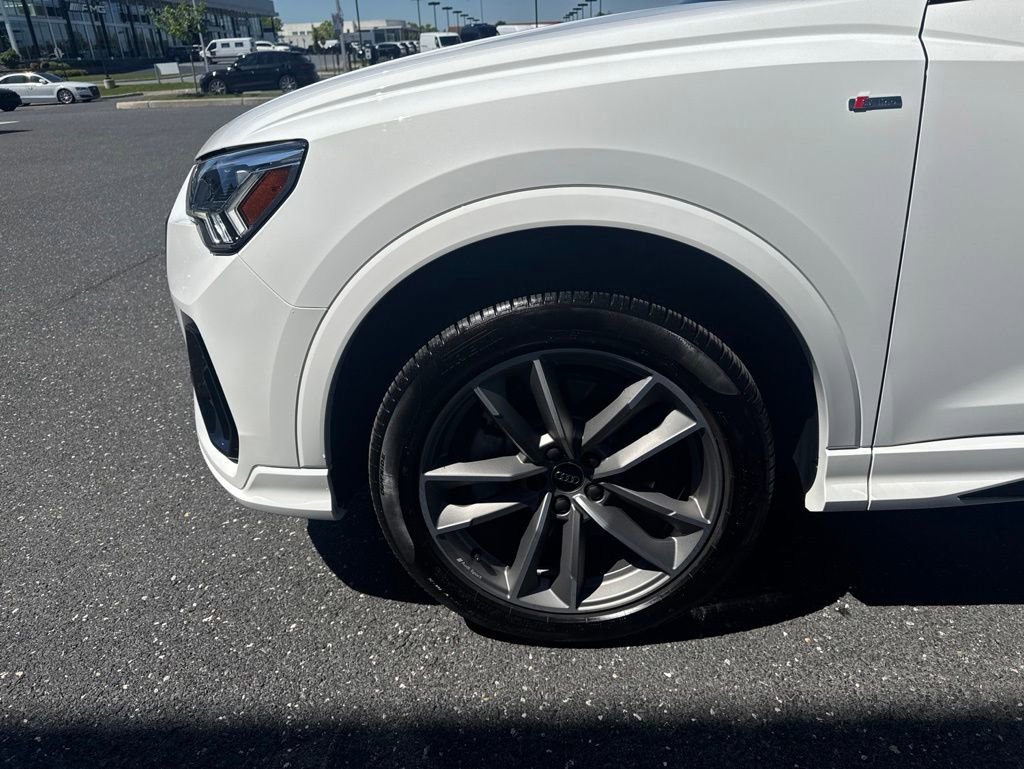 Certified 2025 Audi Q3 2.0T Premium w/ Convenience Package AWD/4WD image 25