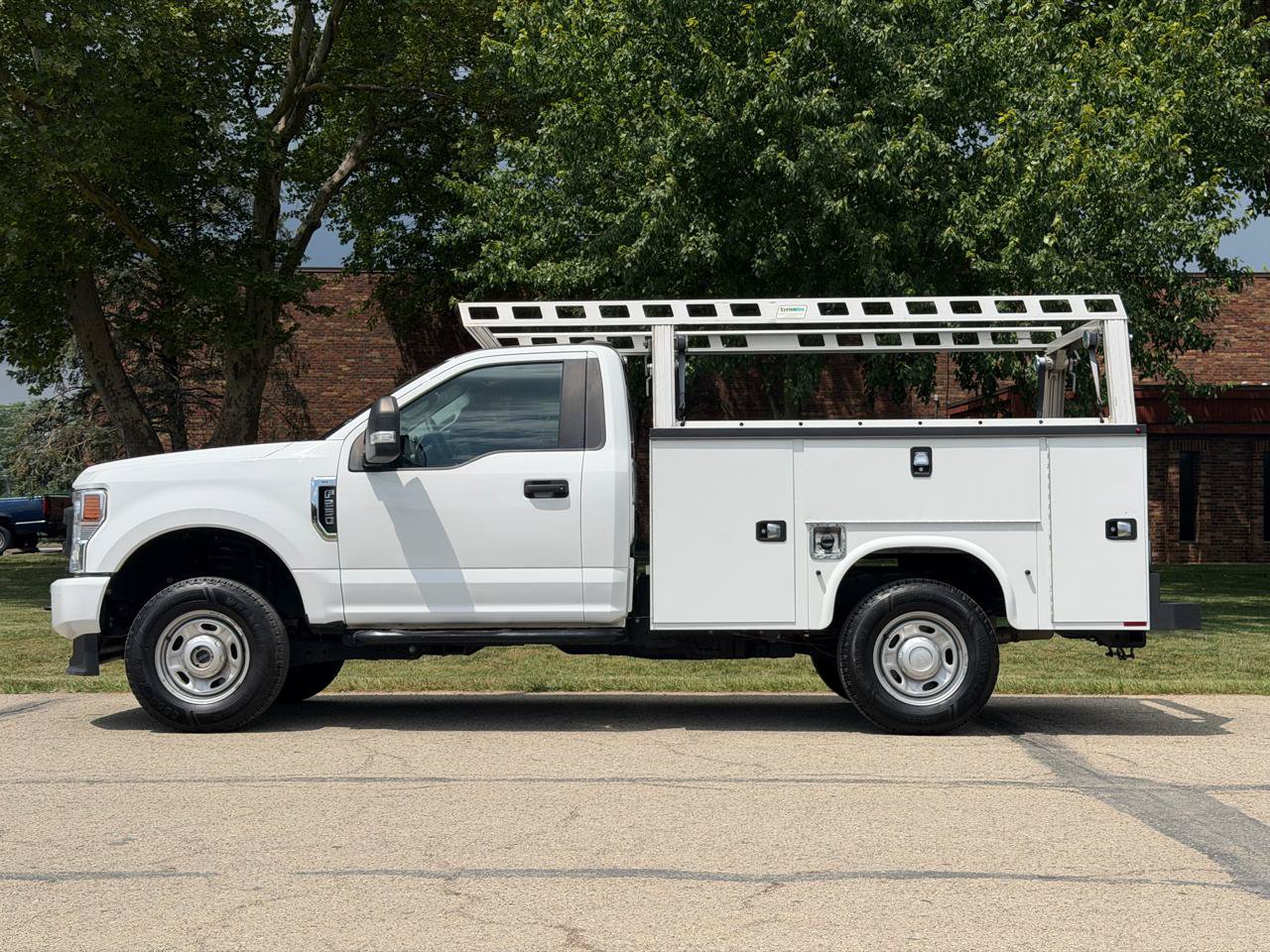 Used 2022 Ford F250 XL w/ Power Equipment Group AWD/4WD image 3