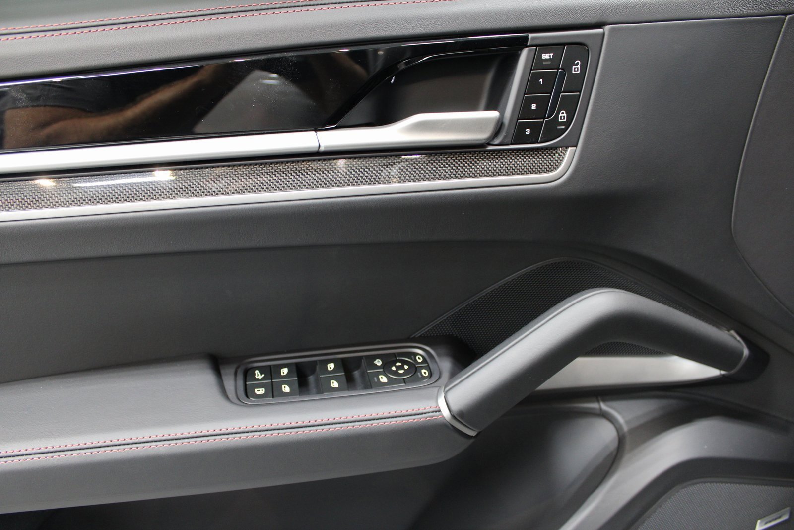 New 2025 Porsche Cayenne Turbo image 26