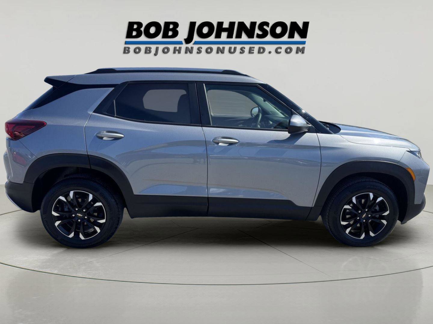 Used 2023 Chevrolet TrailBlazer LT w/ LPO, Blackout Package image 2