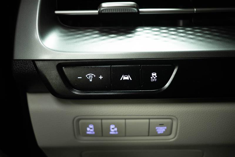 Used 2024 Kia Carnival LX image 30